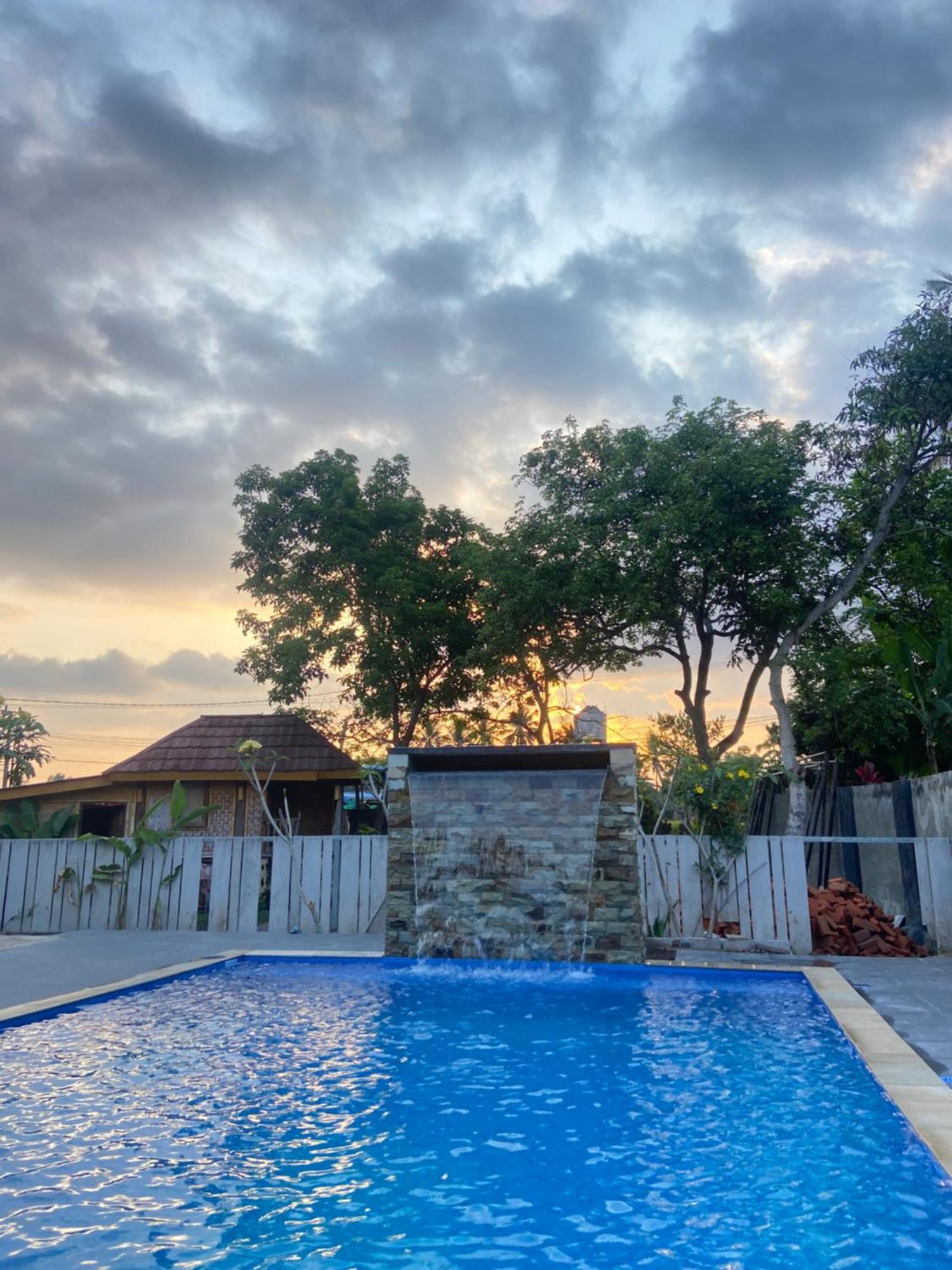 Edrian Bungalows Tetebatu Exterior photo